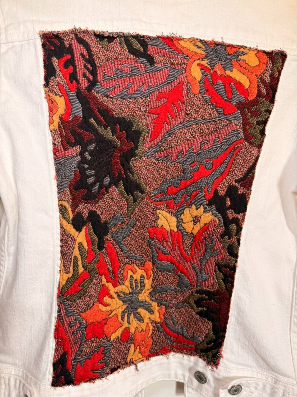 Levi’s White Denim Tapestry Yoke Trucker Jacket Boho Western Aztec Size S - Picture 7 of 9